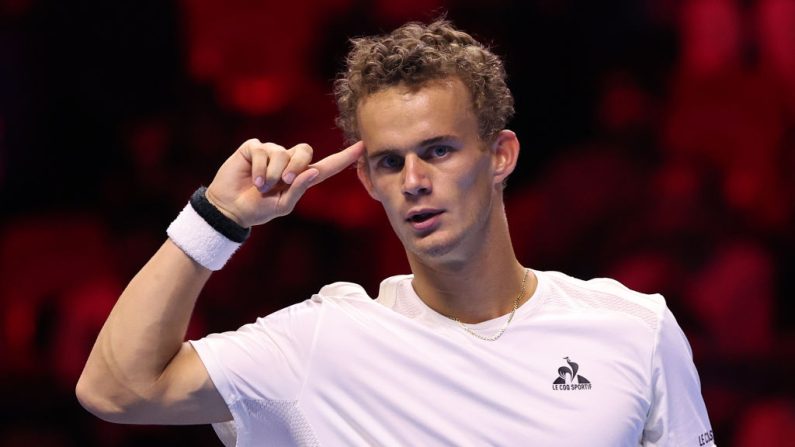 Arthur Fils a été éliminé dès la phase de groupes des Finales NextGen de l'ATP, à Jeddah par l'Américain Learner Tien, faisant de Luca Van Assche le seul qualifié français pour les demies. (Photo : Francois Nel/Getty Images)