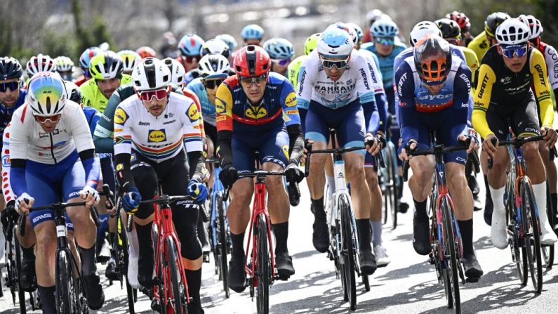 21 équipes sont assurées d'être au départ de Paris-Nice, dont 18 World Teams, alors qu'une 22e sera annoncée ultérieurement, ont indiqué les organisateurs de l'épreuve cycliste mardi. (Photo : JASPER JACOBS/BELGA MAG/AFP via Getty Images)