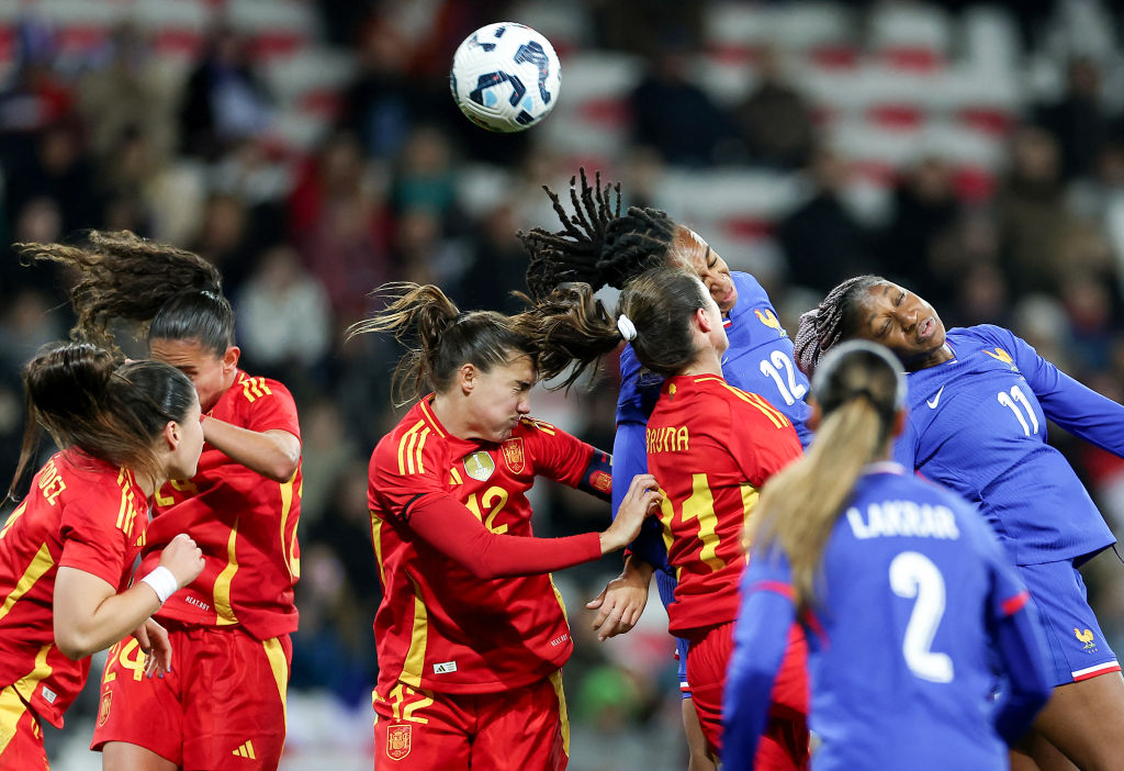 Les Bleues ont encore "un peu de retard" par rapport à l'Espagne estime Bonadei