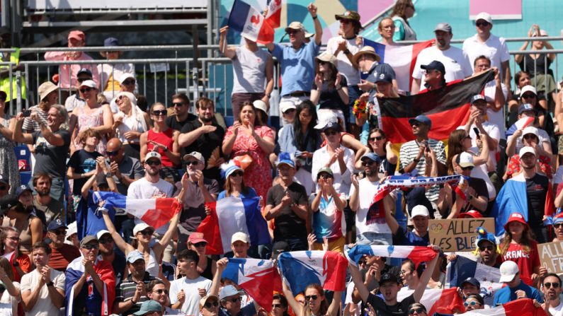 Le record de spectateurs pour un match du championnat de France de volley a été battu dimanche lors de la rencontre féminine Vandoeuvre-Marcq en Baroeul, qui a attiré 5 698 spectateurs, selon la Ligue nationale de volley (LNV). (Photo : Cameron Spencer/Getty Images)