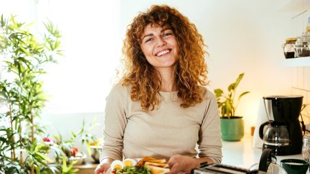 Les microbes intestinaux peuvent être la clé de l’atténuation des symptômes de la ménopause (2e partie de « Gérer les changements hormonaux de la ménopause »)