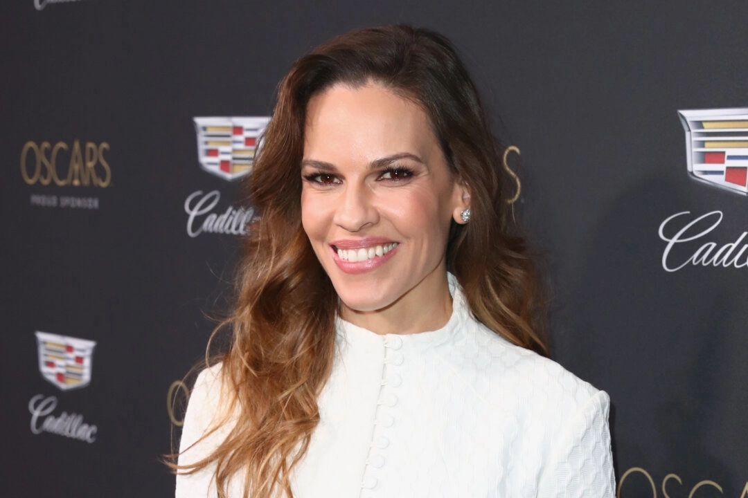 Hilary Swank, mère de deux jumeaux à 50 ans : « C'est une telle bénédiction »