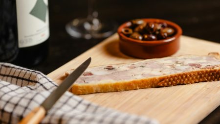 Lyon : le chef japonais Taiki Mano élu « haut la main » champion du monde de pâté en croûte