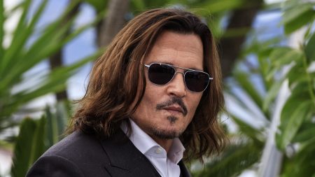 Johnny Depp avertit ses fans alors qu’une escroquerie en ligne usurpant son identité se propage