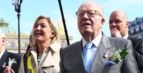 "Beaucoup de gens qui l'aiment le pleurent ici-bas", Marine Le Pen a rendu hommage à son père