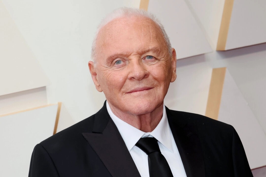 Anthony Hopkins publiera ses mémoires "brutes et passionnées" cet automne : "Ce livre est mon histoire"